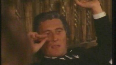 Ha mostrato un magazzino a una ragazza carina e lei video nonne italiane ha chiesto di fare sesso.