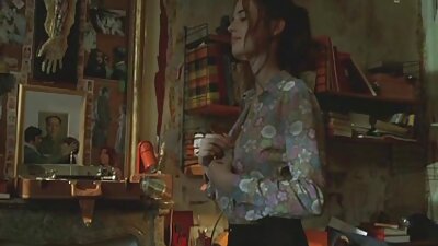 Cagna di silicone in lingerie sexy vuole essere cattiva. video porno gratis di nonne