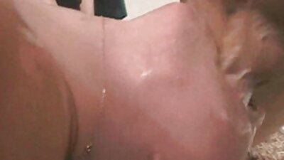 Una ragazza video porno di nonne mature sexy adora quando il suo culo viene leccato e scopato con un grosso cazzo.
