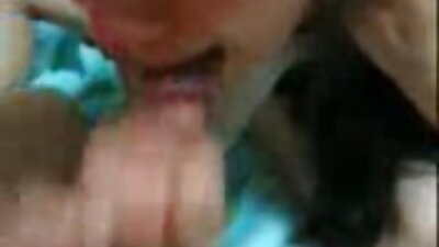 Asiatica snella che cerca di diventare famosa video nonne gratis scopandosi un uomo di colore.