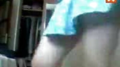 Tre neri video nonne troie scopano una puttana magra in calze bianche con doppia anale e piscio in faccia.