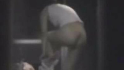 Ha cacciato il ragazzo e video vecchie troie ha fatto sesso d'addio con lui.