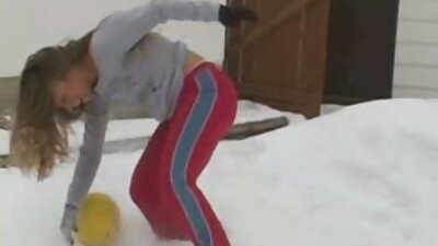 Un uomo si è divertito a fondo con una prostituta video porno di vecchie matura in un bordello d'élite.