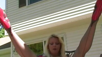 La modella magra ha sedotto il fotografo per il sesso. vecchie troie tedesche