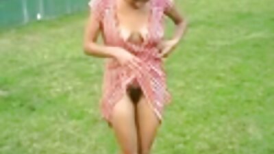 L'oleosa Angel film porno gratis nonne porche Wicky scivola in bagno.